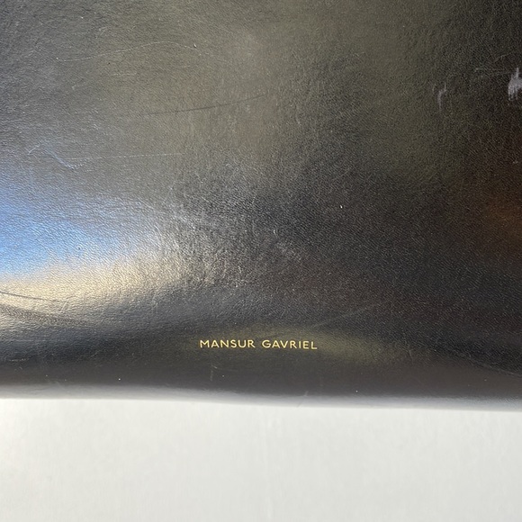 Mansur Gavriel black leather tote bag with red interior - Picture 4 of 17